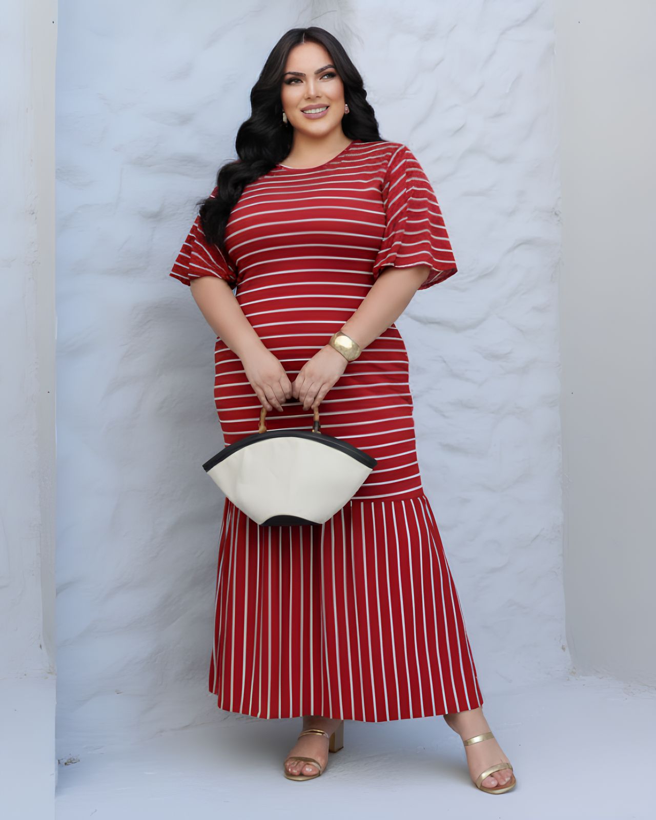 Vestido Listrado Plus Size com Mangas Flare - Vestido Plus Size