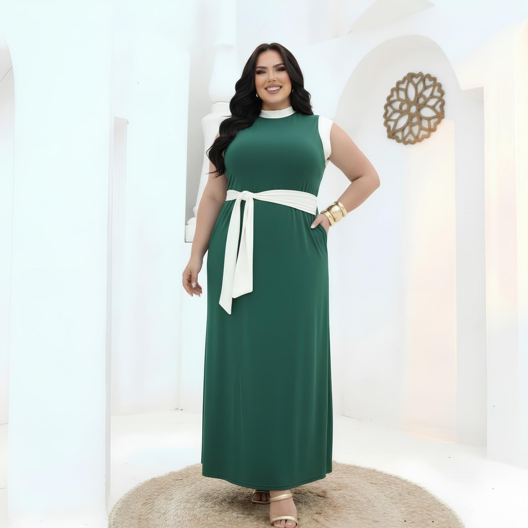 Vestido Clássico Plus Size com Faixa e Bolsos - Vestido Plus Size