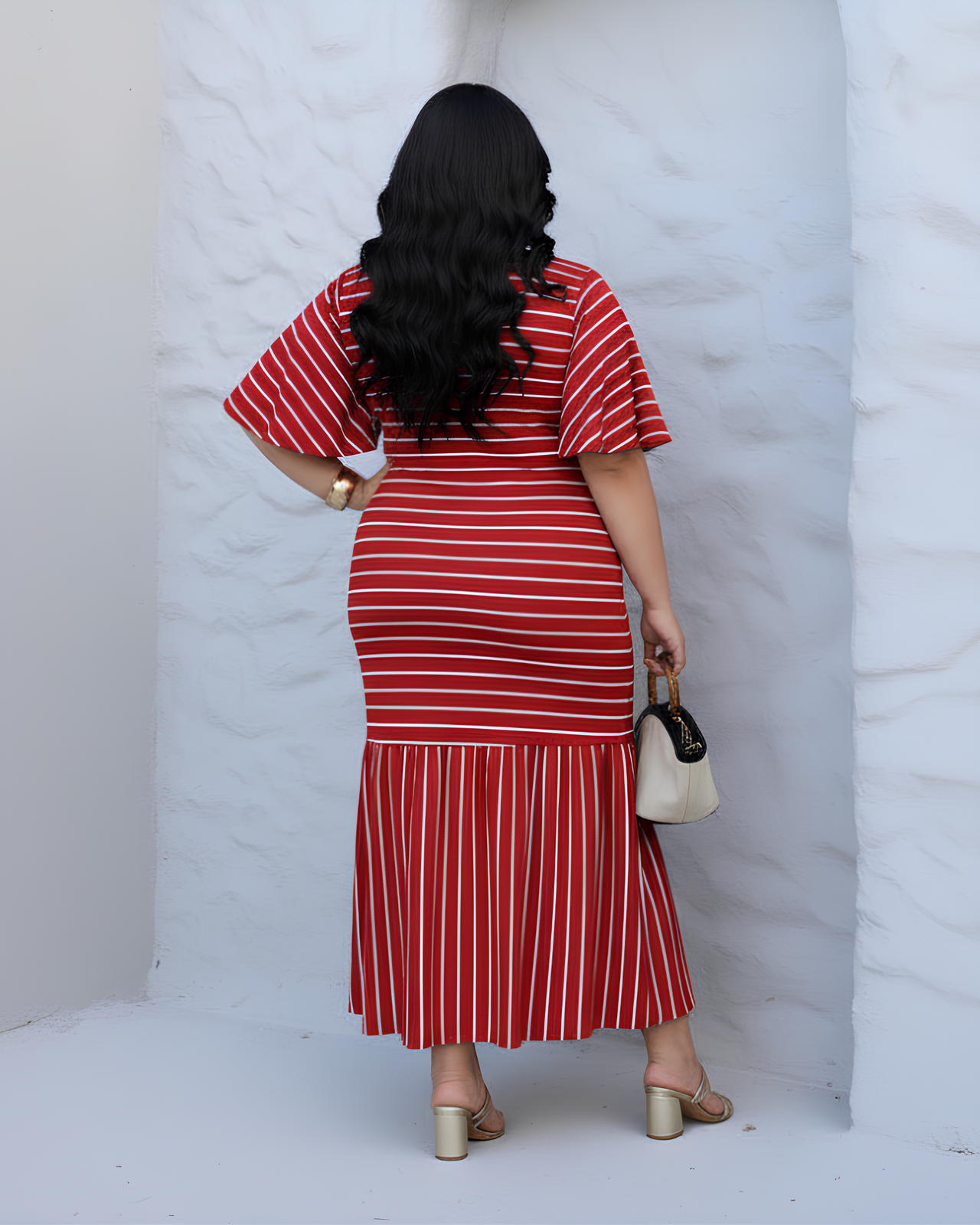 Vestido Listrado Plus Size com Mangas Flare - Vestido Plus Size
