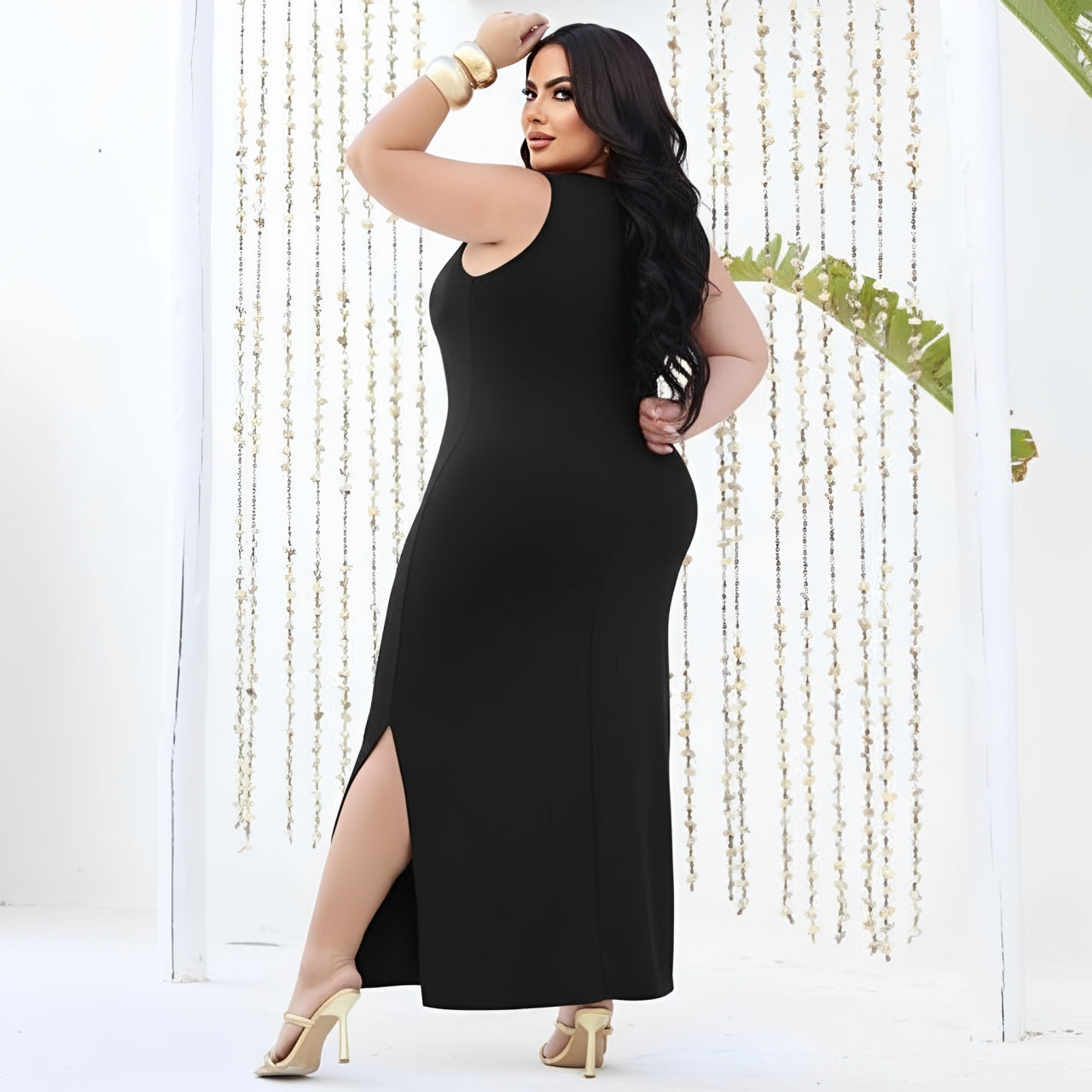 Vestido Plus Size Minimalista com Drapeado Elegante