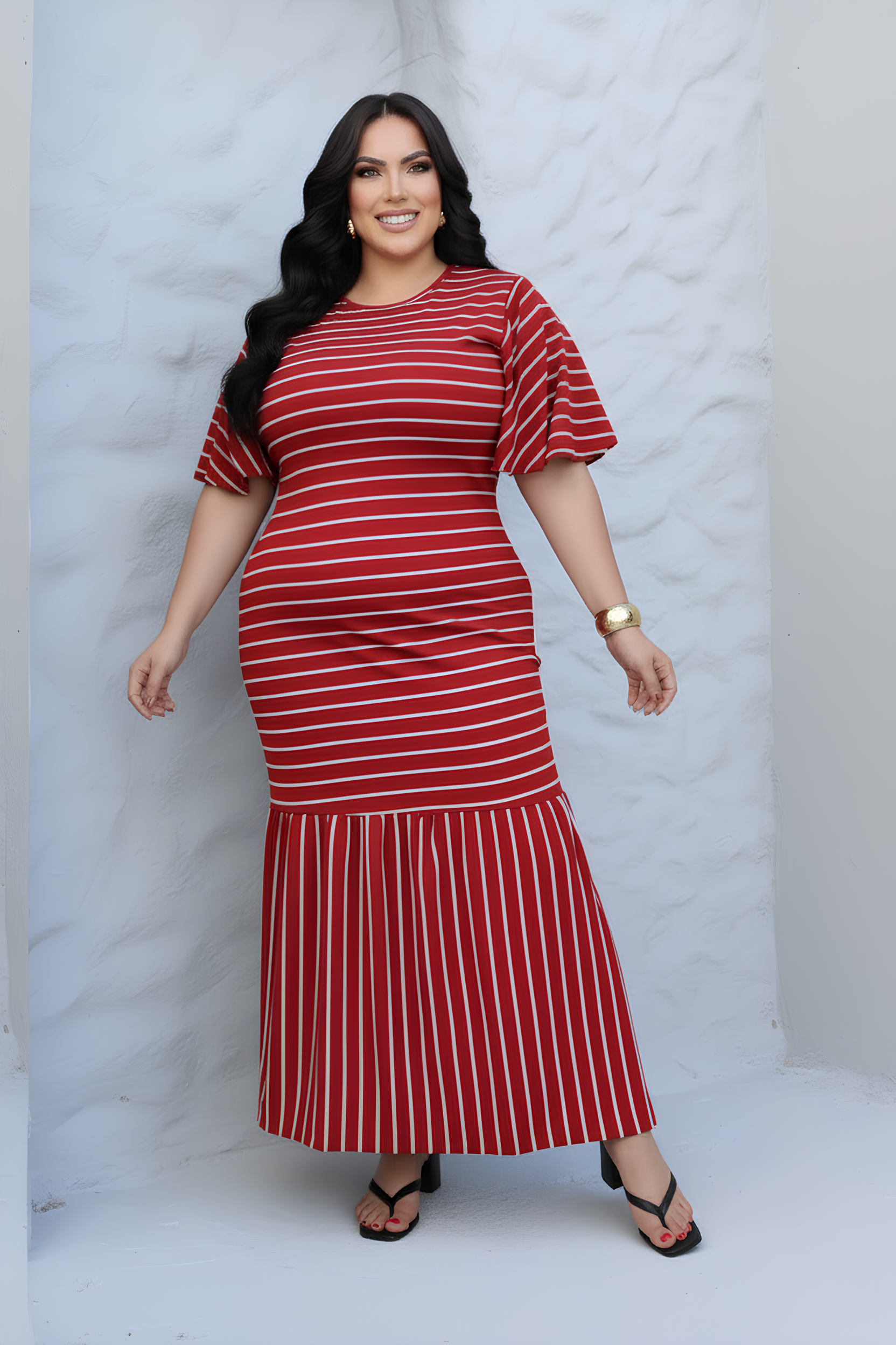 Vestido Listrado Plus Size com Mangas Flare - Vestido Plus Size