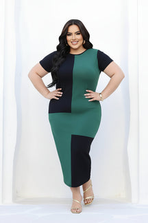 Vestido Comfy Plus Size com Blocos de Cores - M (42) / Preto - Vestido Plus Size