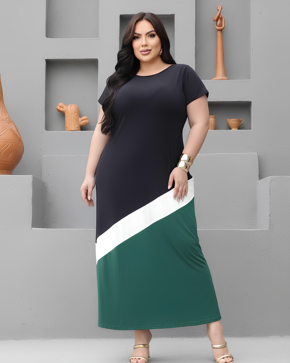 Vestido Longo Comfy Plus Size com Manga Curta