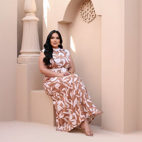 Vestido Longo com Bolsos e Cinto Faixa Plus Size - Vestido Plus Size