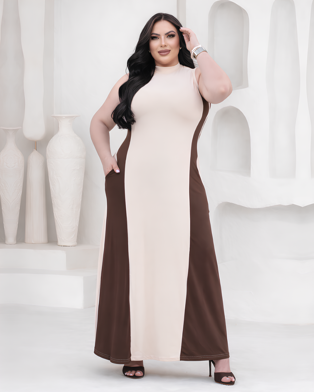 Vestido Longo Modelador Com Bolsos Plus Size - Vestido Plus Size