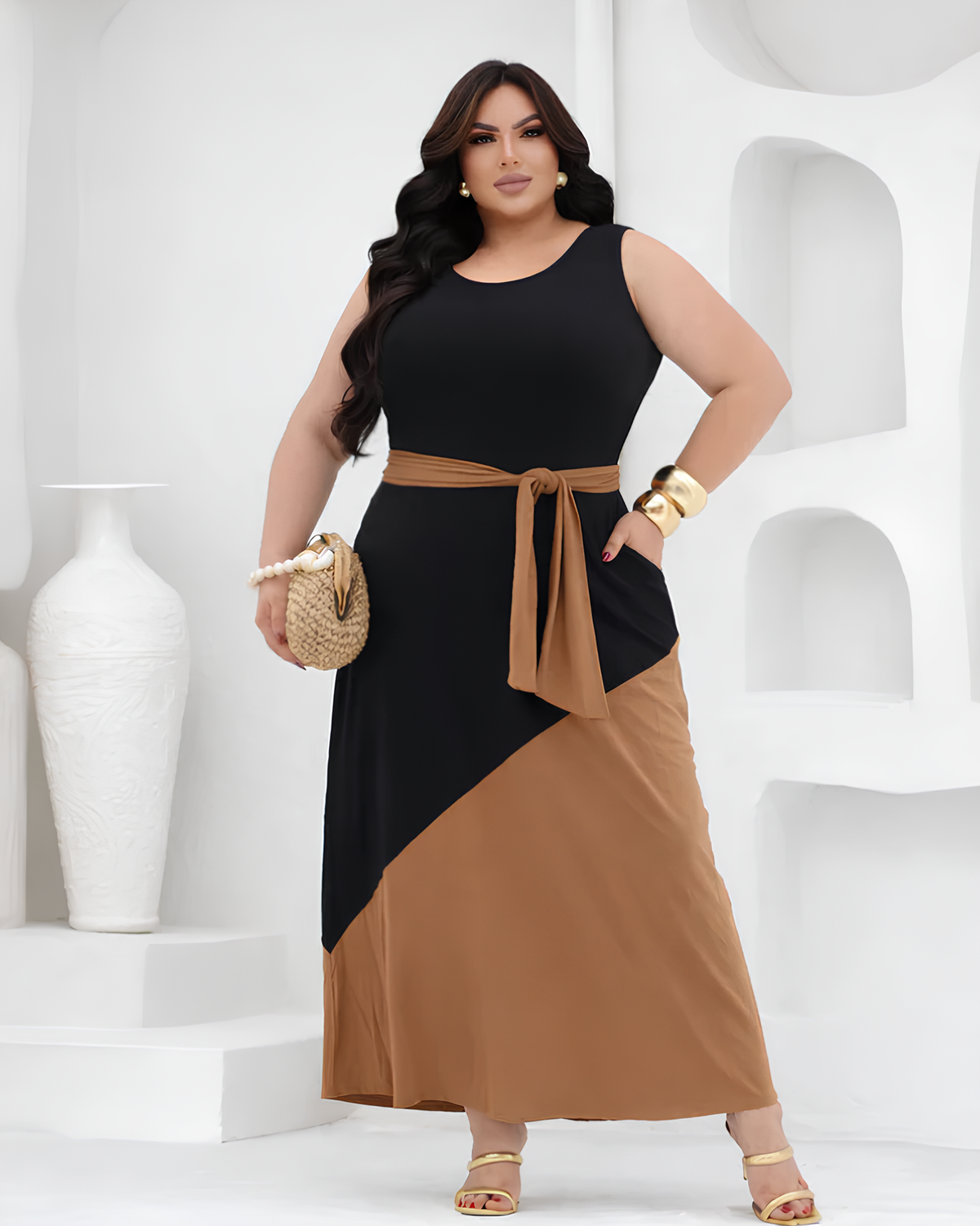 Vestido Longo Gola Canoa Com Bolsos e Cinto Faixa