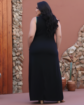 Vestido Longo Modelador Plus Size com Bolsos Laterais - Vestido Plus Size