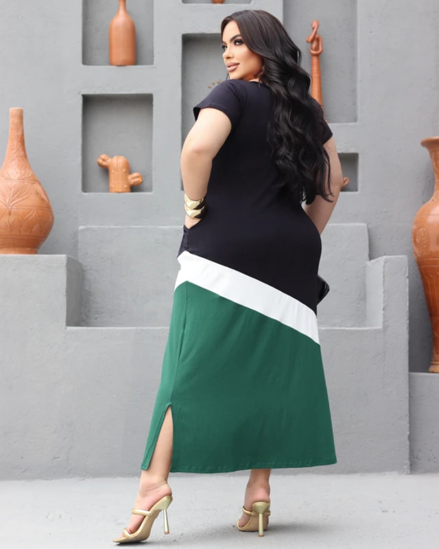 Vestido Longo Comfy Plus Size com Manga Curta